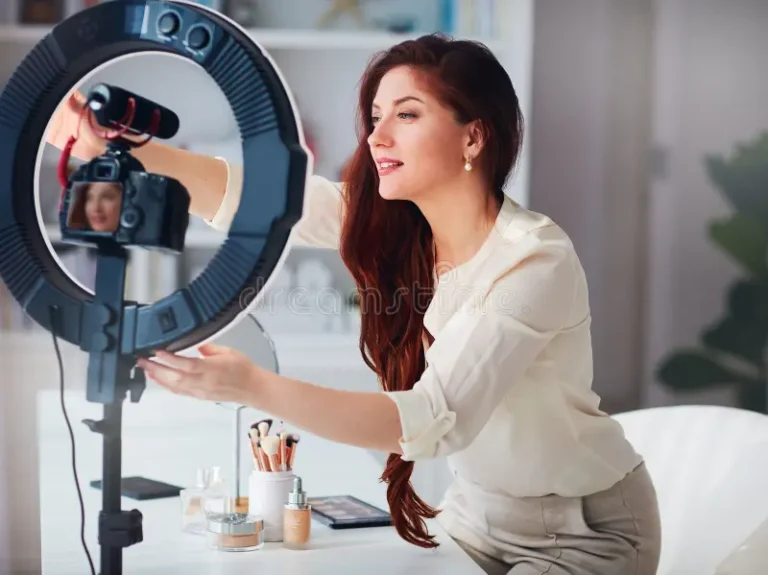 HOW TO BUILD A PERSONAL BRAND IN 2026 : ESSENTIAL SKILLS